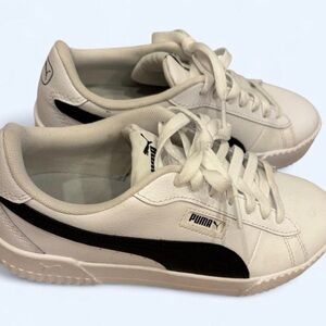 Puma Classic White Sneakers Sz:7